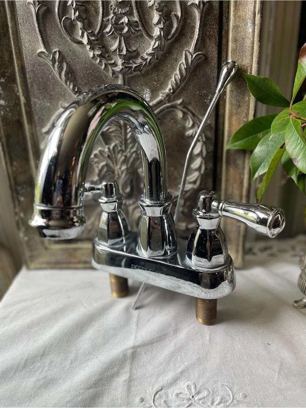 Peerless bathroom sink Faucet silver